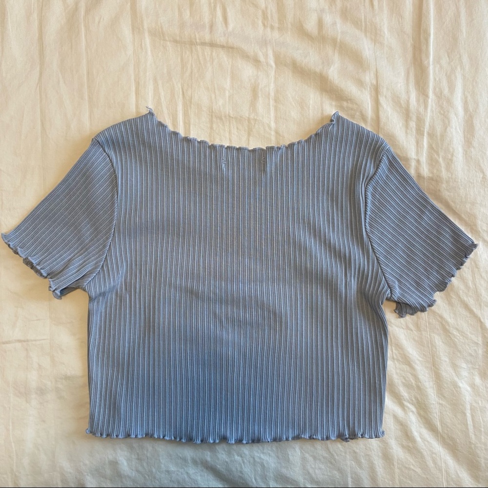 NWT Cropped Blue Ribbed Ruffle Lettuce Edge Shirt - Picture 3 of 3